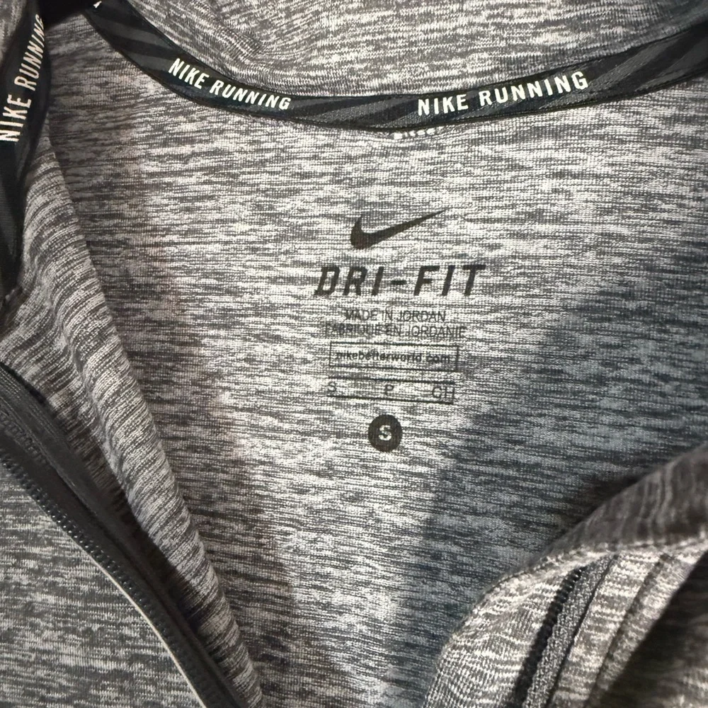 Nike Women's Heathered Gray Long Sleeve Top
